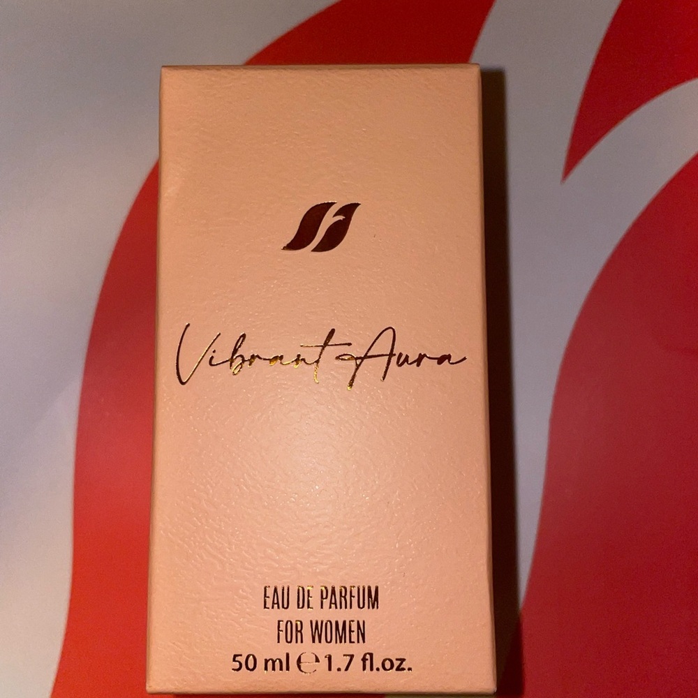 Vibrant Aura Eau de Parfum 50ml new open box